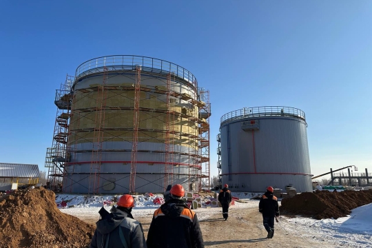 Продолжаются строительно-монтажные работы резервуаров РВС-2000м3 в Оренбургской области